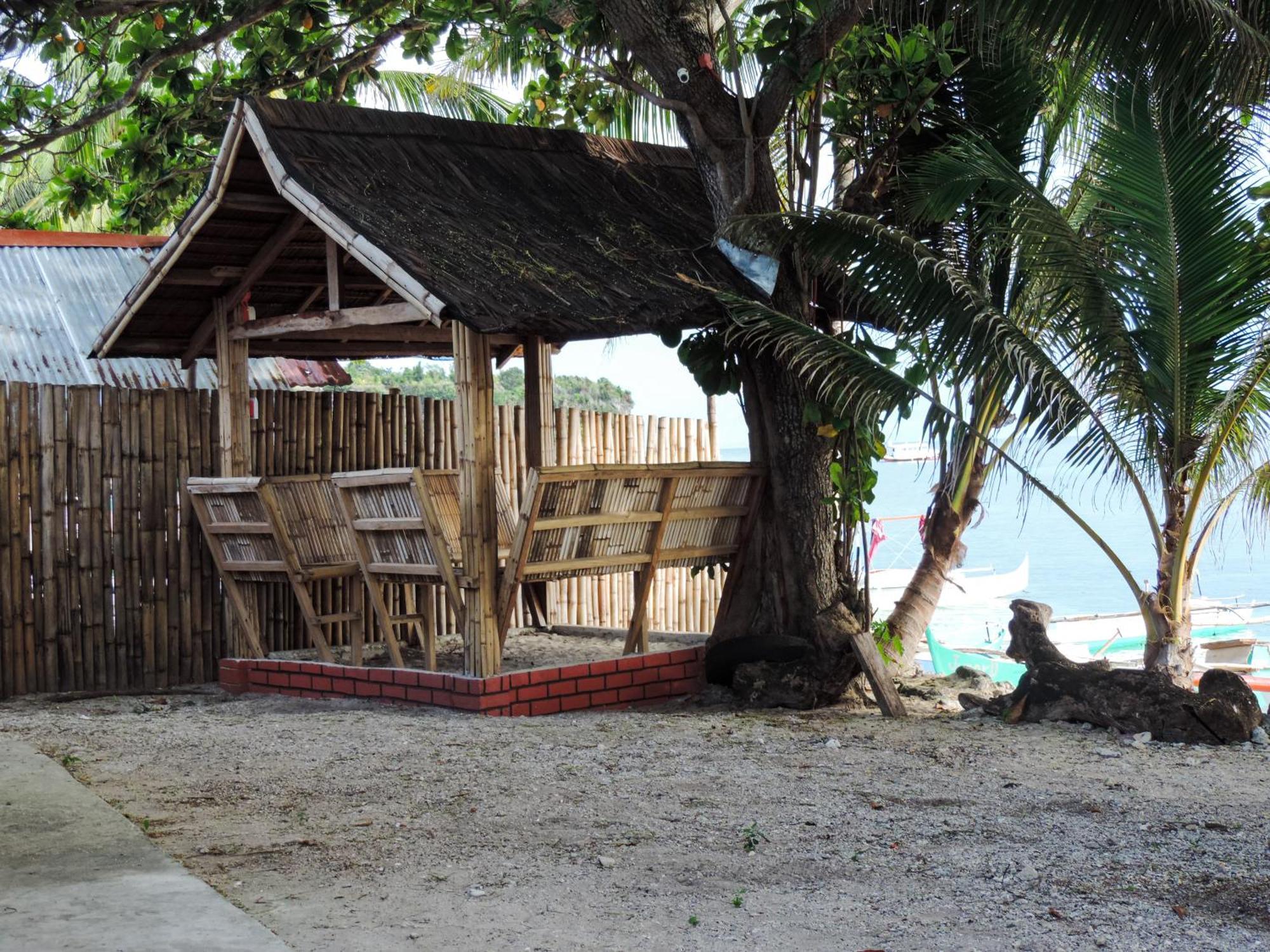 Hola Beach Resort Siquijor Buitenkant foto